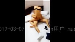 老婆与单男舌吻内射