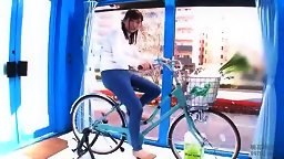 ＜マジックミラー＞大人気の人妻ナンパ♪「でっ…出ちゃうからぁーーーーッ」アクメ自転車で逝きまくった不倫妻ｗ＜素人NTR＞