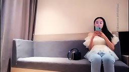 白 衣 牛 仔 褲 甜 美 妹 子(Webcam)