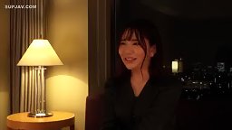 素人の動画-259LUXU-1634 ラグジュTV 1599 美人ランジェリーショップ店員がAV初出演！むっちりなグラマラスボディとピンク乳首の美巨乳をカメラ前に